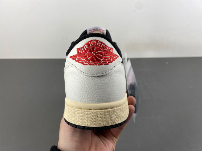 Travis Scott x Air Jordan 1 Low OG XZ6868 001