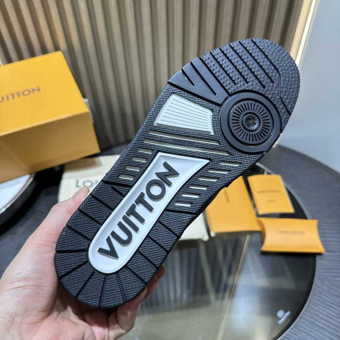 LOU1VTON SNEAKER