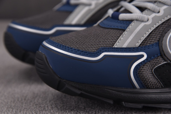 D1OR B30 SNEAKER