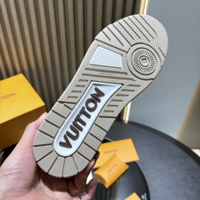 LOU1VTON SNEAKER