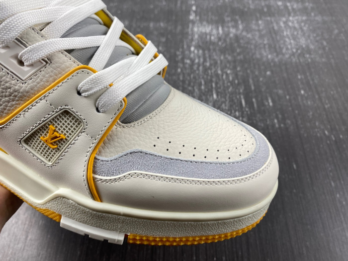 LOU1VTON trainer (EU47)