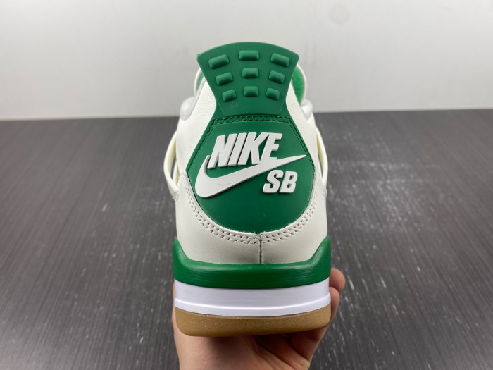 air jordan 4 retro sb pine green dr5415-103