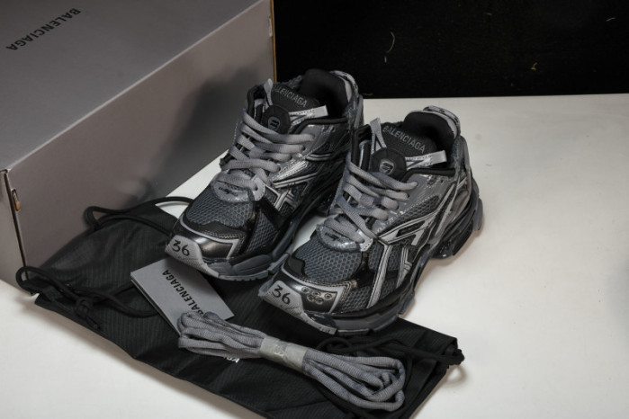 BLCG RUNNER SNEAKER