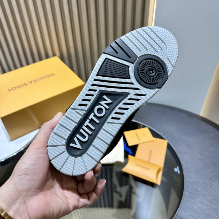 LOU1VTON SNEAKER