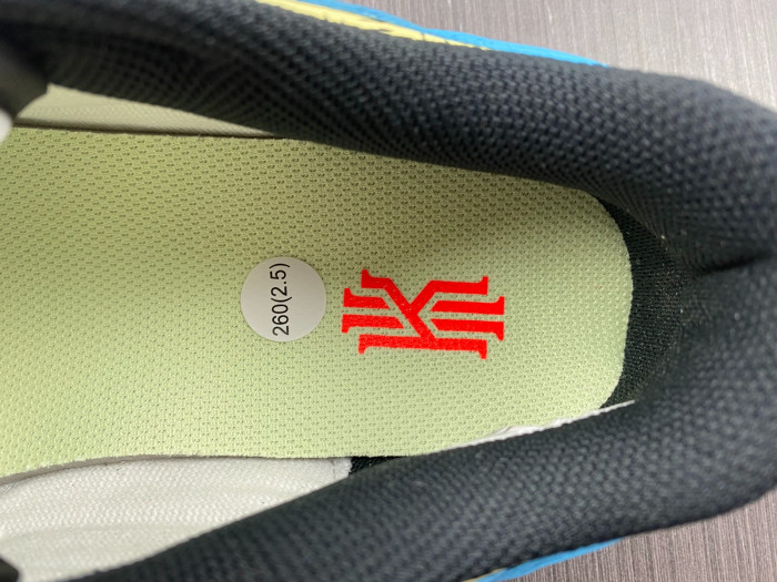 kyrie irving x nike dunk low gs dn4179-400