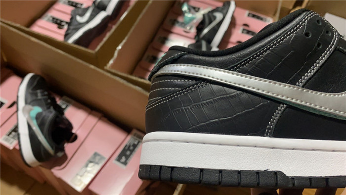 nike sb dunk low Di*m*nd s*pply co black Di*m*nd bv1310-001