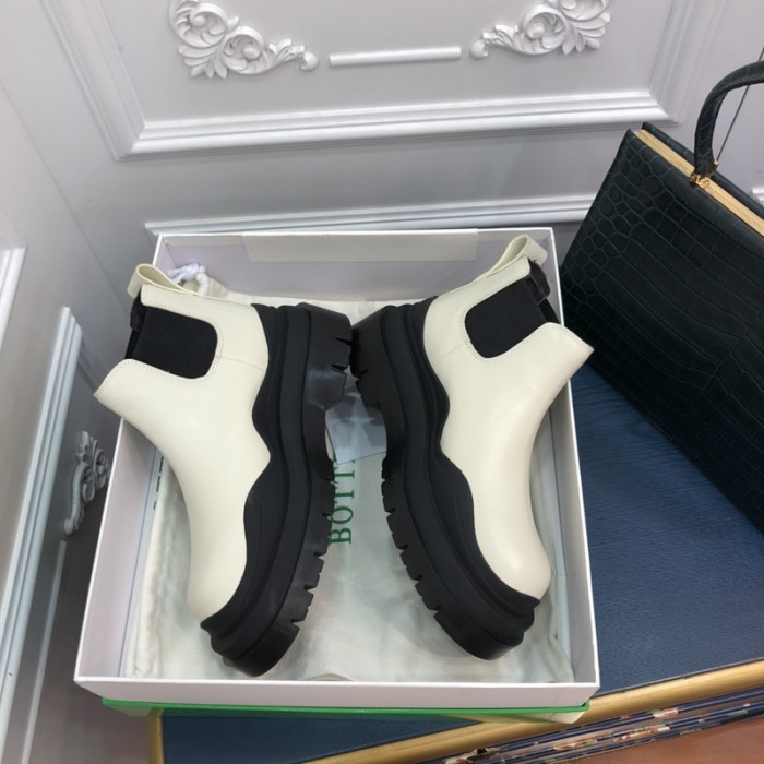 botteg*Ve*ne*ta tire leather ankle boots