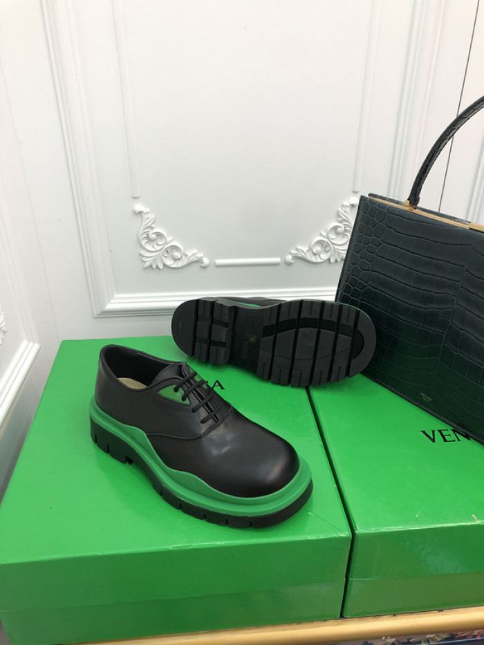 botteg*Ve*ne*ta tire leather ankle boots