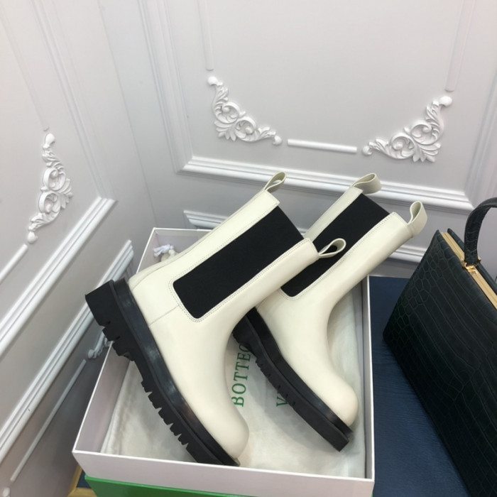 botteg*Ve*ne*ta tire leather ankle boots