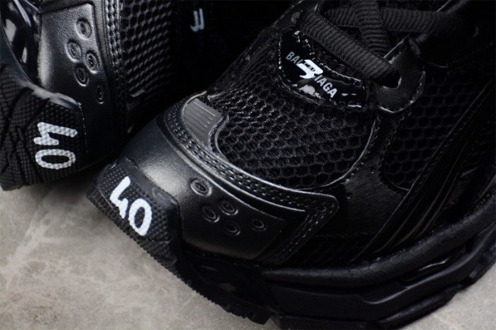 blcg runner sneaker (all black)